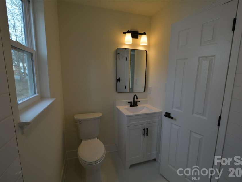 6607 Sullins Road, Charlotte, NC 28214.  MLS# CAR4354867, YatesRealty ID 15010. 