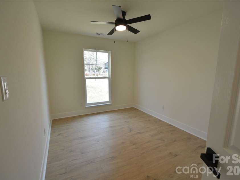 6607 Sullins Road, Charlotte, NC 28214.  MLS# CAR4354867, YatesRealty ID 15010. 