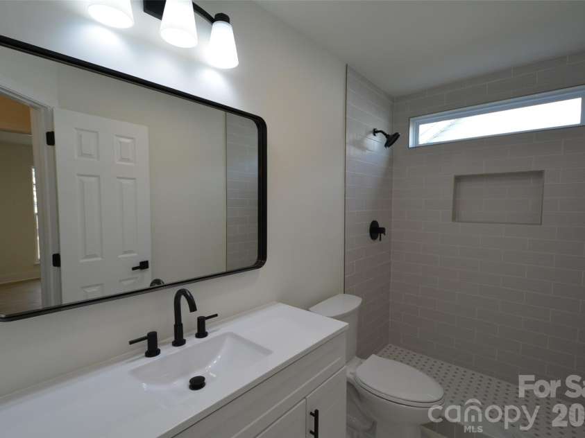 6607 Sullins Road, Charlotte, NC 28214.  MLS# CAR4354867, YatesRealty ID 15010. 