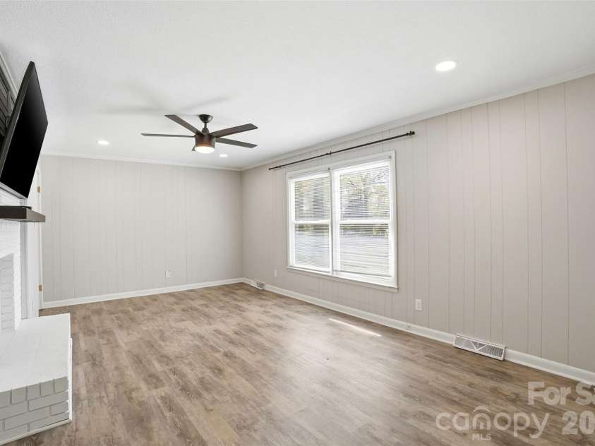 440 Woodland Drive, China Grove, NC 28023.  MLS# CAR4366153, YatesRealty ID 15011. 