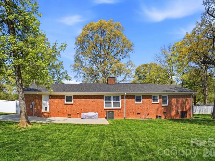 440 Woodland Drive, China Grove, NC 28023.  MLS# CAR4366153, YatesRealty ID 15011. 
