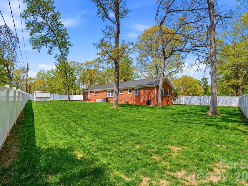 440 Woodland Drive, China Grove, NC 28023.  MLS# CAR4366153, YatesRealty ID 15011. 