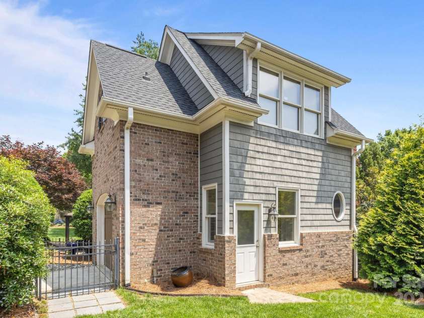 8701 Highgrove Street, Charlotte, NC 28277.  MLS# CAR4256860, YatesRealty ID 15011. 