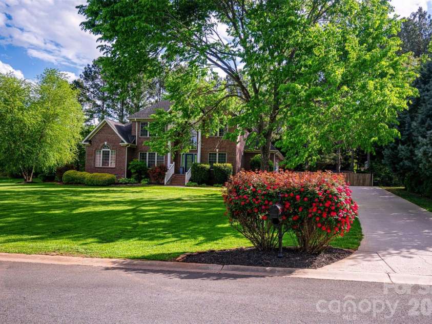 435 Crowders Bluff Court, Clover, SC 29710.  MLS# CAR4364366, YatesRealty ID 15012. 