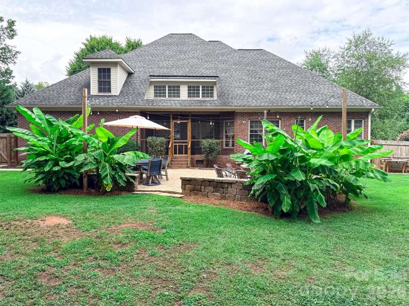 435 Crowders Bluff Court, Clover, SC 29710.  MLS# CAR4364366, YatesRealty ID 15012. 