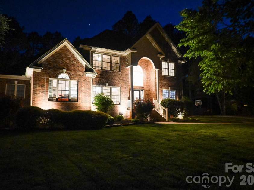 435 Crowders Bluff Court, Clover, SC 29710.  MLS# CAR4364366, YatesRealty ID 15012. 