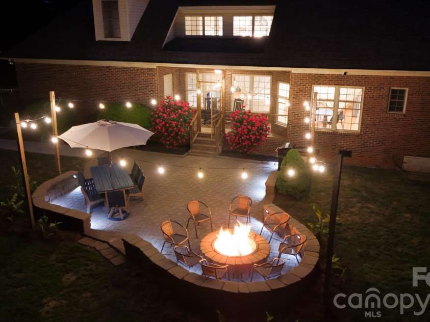 435 Crowders Bluff Court, Clover, SC 29710.  MLS# CAR4364366, YatesRealty ID 15012. 