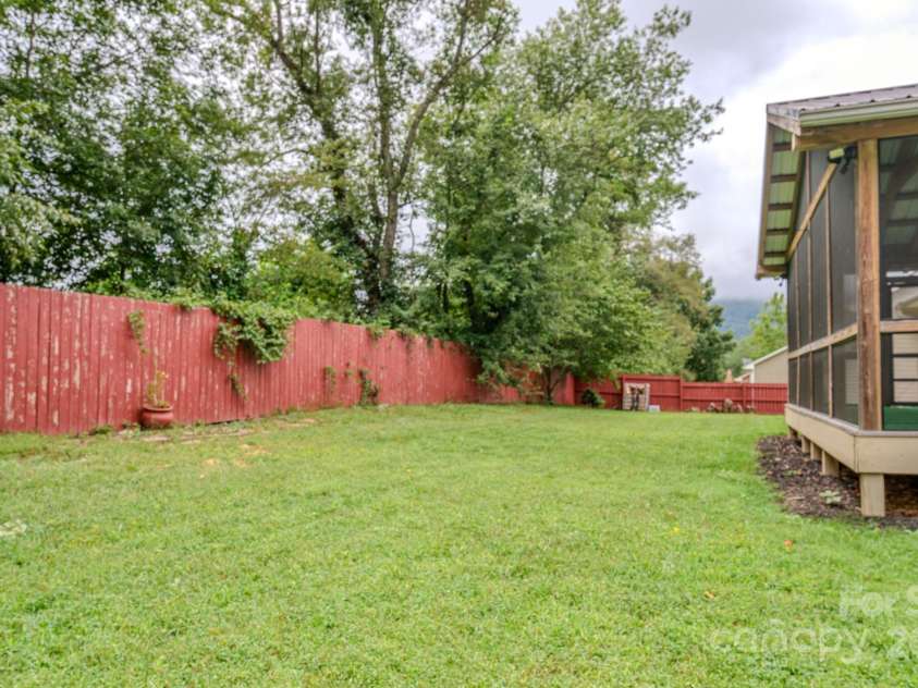 45 Eden Glen Road, Black Mountain, NC 28711.  MLS# CAR4292787, YatesRealty ID 15012. 