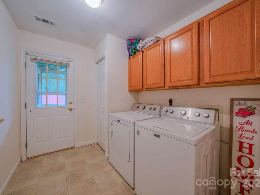 45 Eden Glen Road, Black Mountain, NC 28711.  MLS# CAR4292787, YatesRealty ID 15012. 