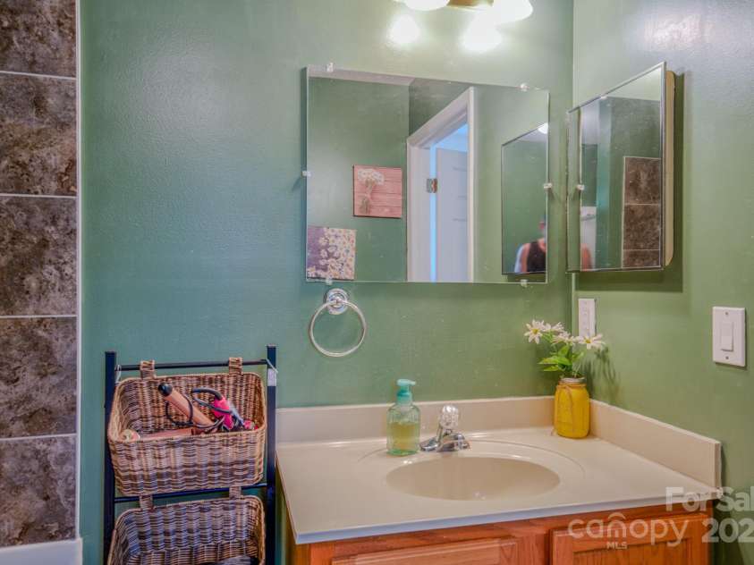 45 Eden Glen Road, Black Mountain, NC 28711.  MLS# CAR4292787, YatesRealty ID 15012. 