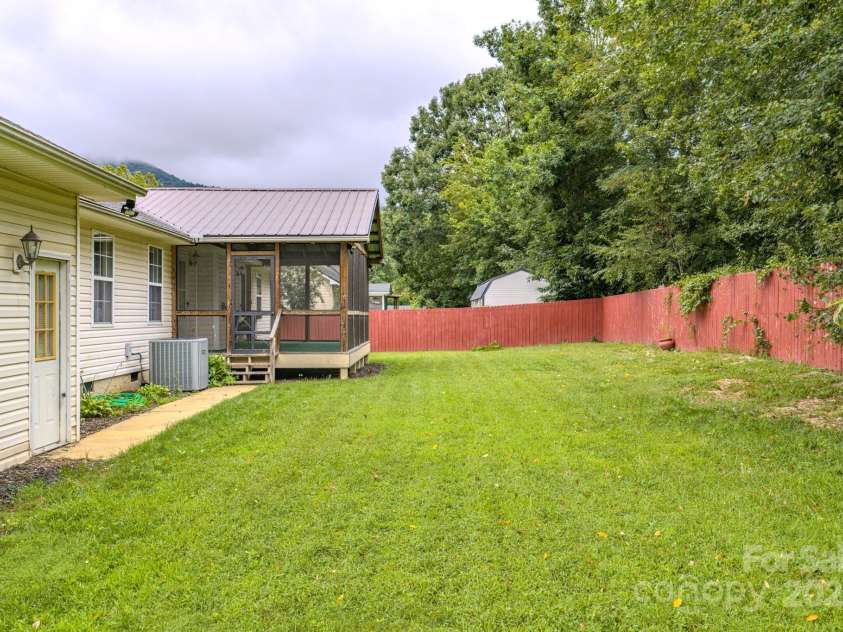 45 Eden Glen Road, Black Mountain, NC 28711.  MLS# CAR4292787, YatesRealty ID 15012. 