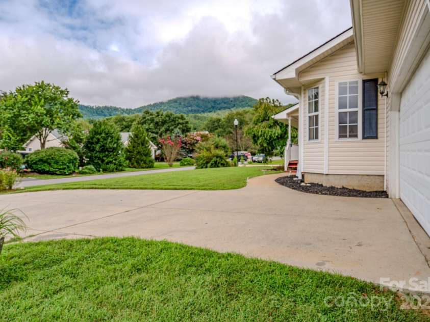 45 Eden Glen Road, Black Mountain, NC 28711.  MLS# CAR4292787, YatesRealty ID 15012. 