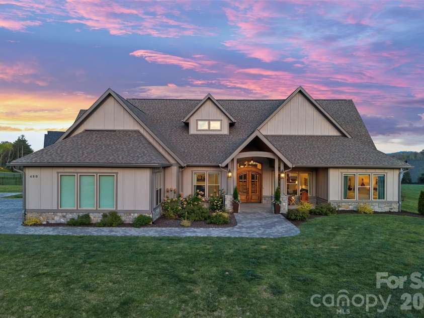 480 Daniel Circle Drive, Mills River, NC 28759.  MLS# CAR4369212, YatesRealty ID 15013. 