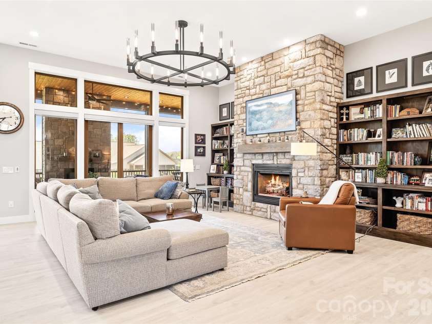 480 Daniel Circle Drive, Mills River, NC 28759.  MLS# CAR4369212, YatesRealty ID 15013. 