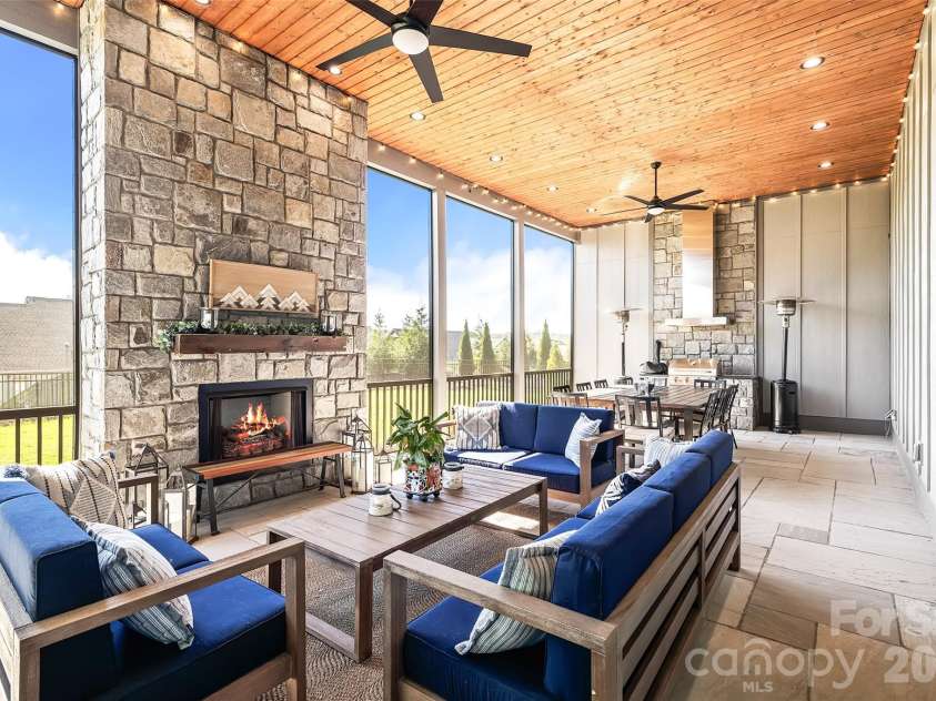 480 Daniel Circle Drive, Mills River, NC 28759.  MLS# CAR4369212, YatesRealty ID 15013. 