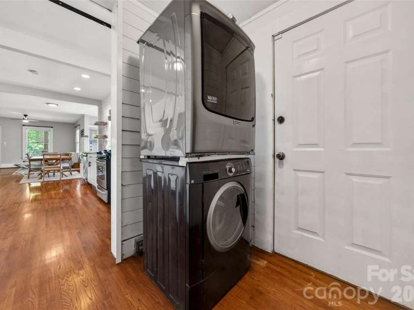 405 Walnut Avenue, Charlotte, NC 28208.  MLS# CAR4372853, YatesRealty ID 15014. Laundry Area