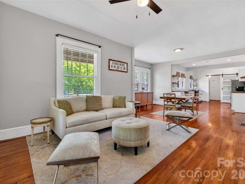 405 Walnut Avenue, Charlotte, NC 28208.  MLS# CAR4372853, YatesRealty ID 15014. Open Living Layout