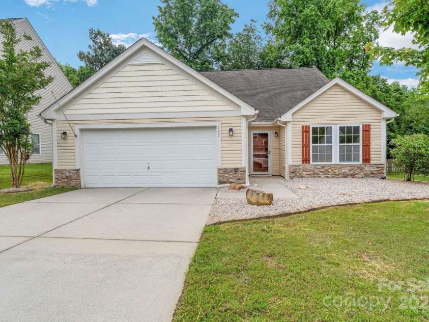 737 Lynville Lane, Rock Hill, SC 29730.  MLS# CAR4263594, YatesRealty ID 15014. 