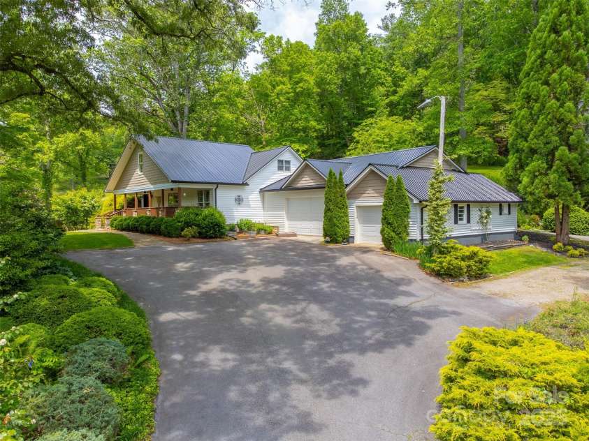 3407 Patton Road, Franklin, NC 28734.  MLS# CAR4259135, YatesRealty ID 15015. 