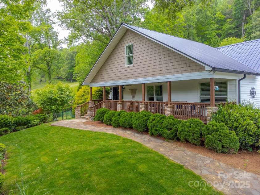 3407 Patton Road, Franklin, NC 28734.  MLS# CAR4259135, YatesRealty ID 15015. 