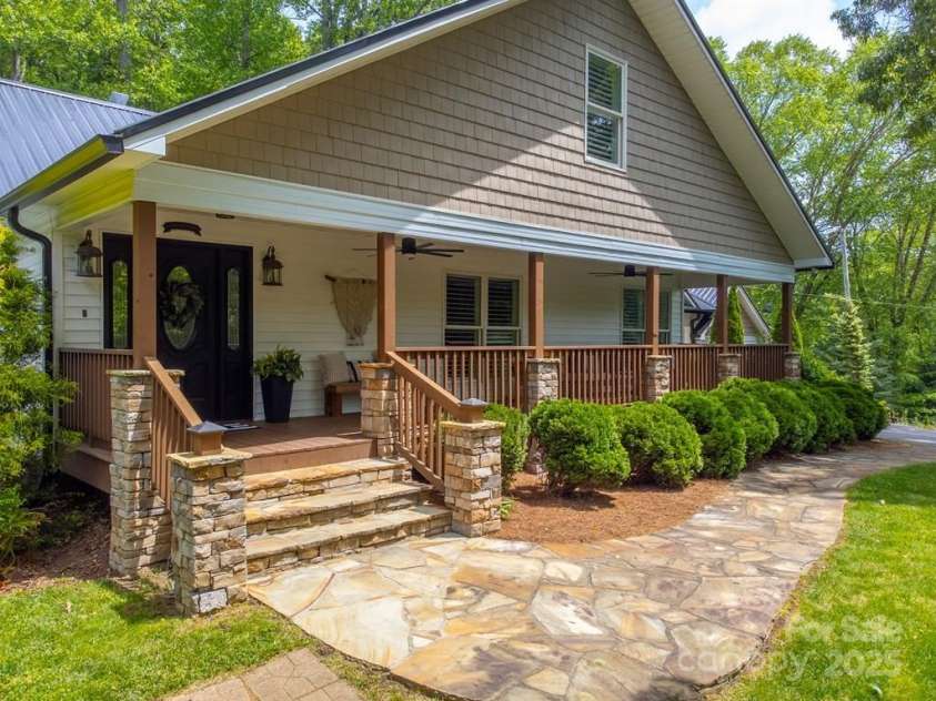 3407 Patton Road, Franklin, NC 28734.  MLS# CAR4259135, YatesRealty ID 15015. 