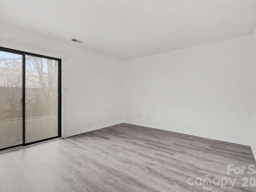 6540 Point Comfort Lane, Charlotte, NC 28226.  MLS# CAR4349728, YatesRealty ID 15015. 