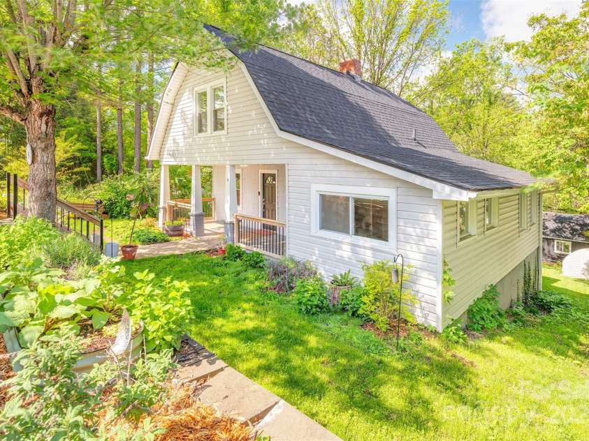 9 North Street, Weaverville, NC 28787.  MLS# CAR4255225, YatesRealty ID 15016. 