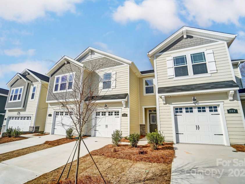 252 Laura Elizabeth Lane, Clover, SC 29710.  MLS# CAR4218994, YatesRealty ID 15018. 