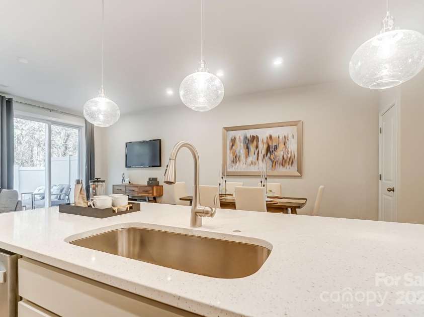 252 Laura Elizabeth Lane, Clover, SC 29710.  MLS# CAR4218994, YatesRealty ID 15018. 