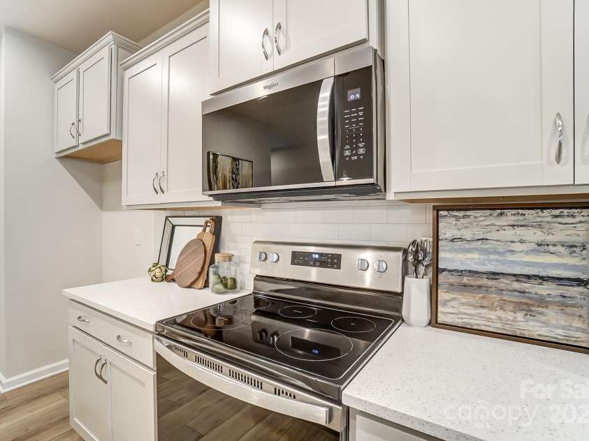 252 Laura Elizabeth Lane, Clover, SC 29710.  MLS# CAR4218994, YatesRealty ID 15018. 