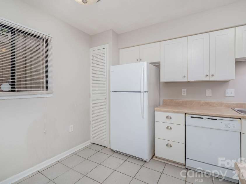 8005 Horse Chestnut Lane, Charlotte, NC 28277.  MLS# CAR4262727, YatesRealty ID 15018. 