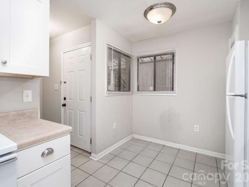 8005 Horse Chestnut Lane, Charlotte, NC 28277.  MLS# CAR4262727, YatesRealty ID 15018. 