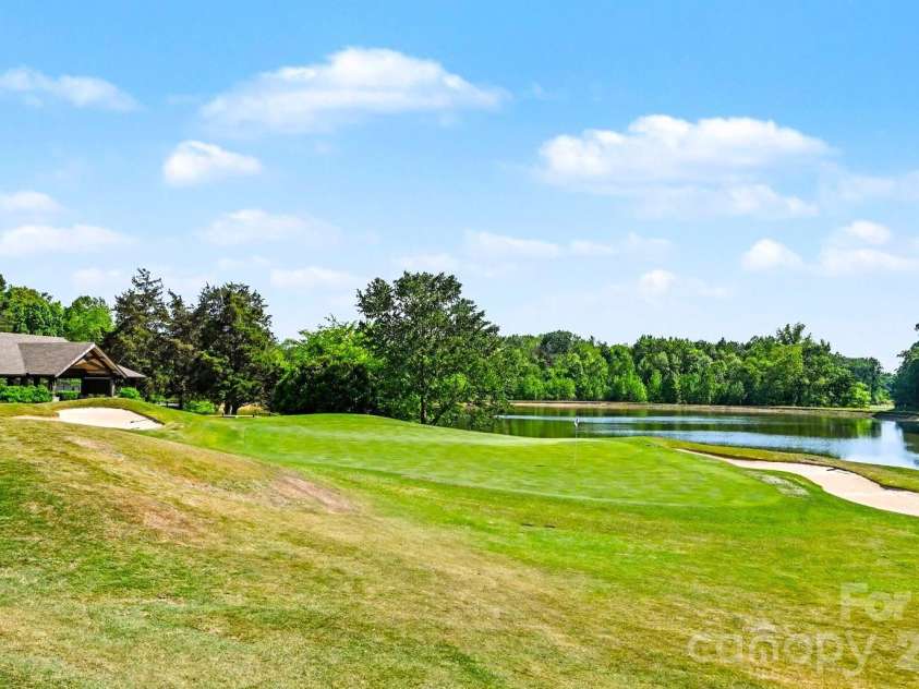 8005 Horse Chestnut Lane, Charlotte, NC 28277.  MLS# CAR4262727, YatesRealty ID 15018. 
