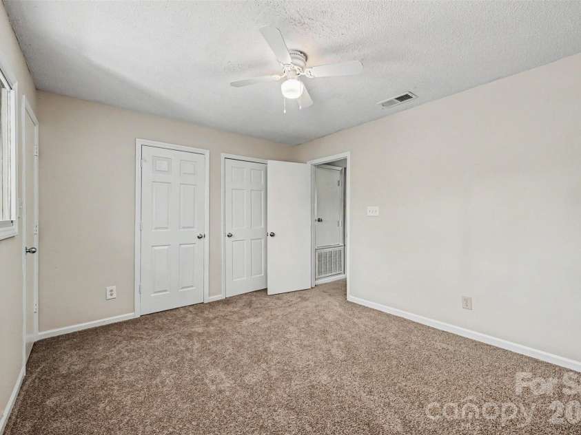 8005 Horse Chestnut Lane, Charlotte, NC 28277.  MLS# CAR4429122, YatesRealty ID 15018. 