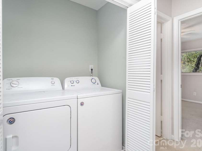 8005 Horse Chestnut Lane, Charlotte, NC 28277.  MLS# CAR4429122, YatesRealty ID 15018. 
