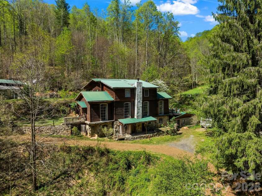 1717 Howard Moore Road, Hot Springs, NC 28743.  MLS# CAR4372846, YatesRealty ID 15019. 