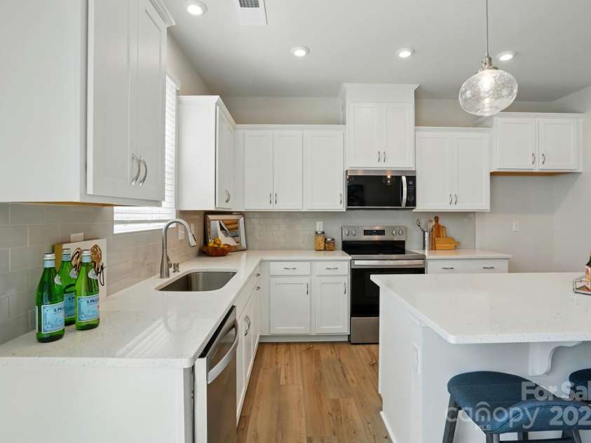 604 Cassidy Court, Clover, SC 29710.  MLS# CAR4219127, YatesRealty ID 15019. 