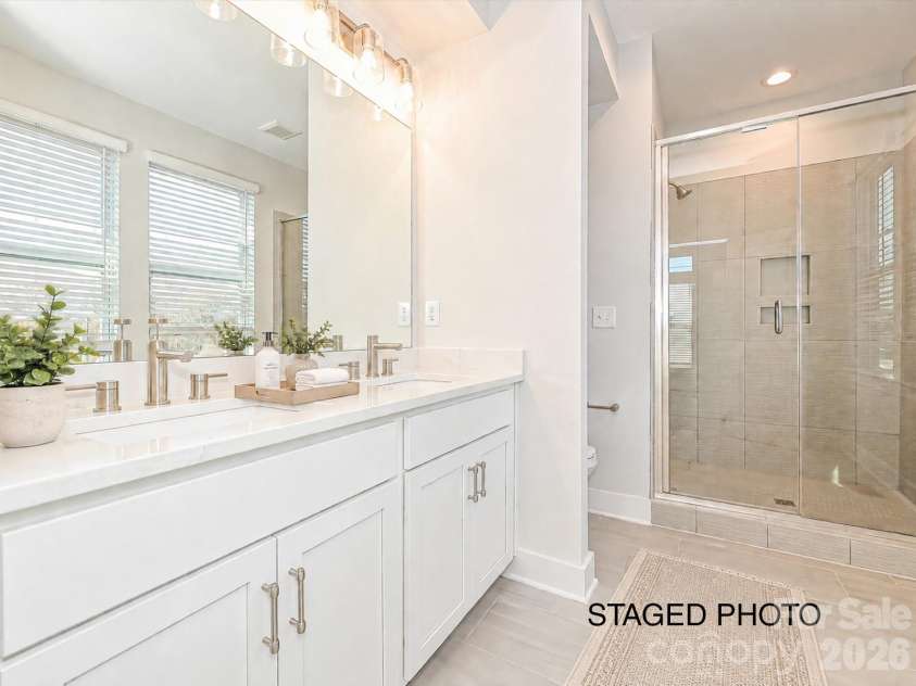 1229 34th Street, Charlotte, NC 28205.  MLS# CAR4211272, YatesRealty ID 1502. Premier Bath *Virtually Staged*