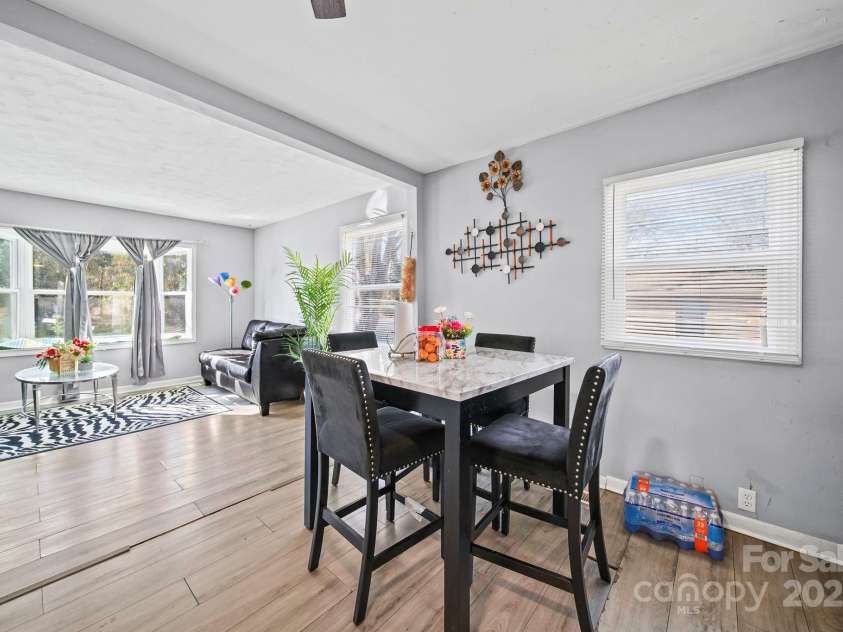 2147 Purser Drive, Charlotte, NC 28215.  MLS# CAR4327861, YatesRealty ID 1502. 