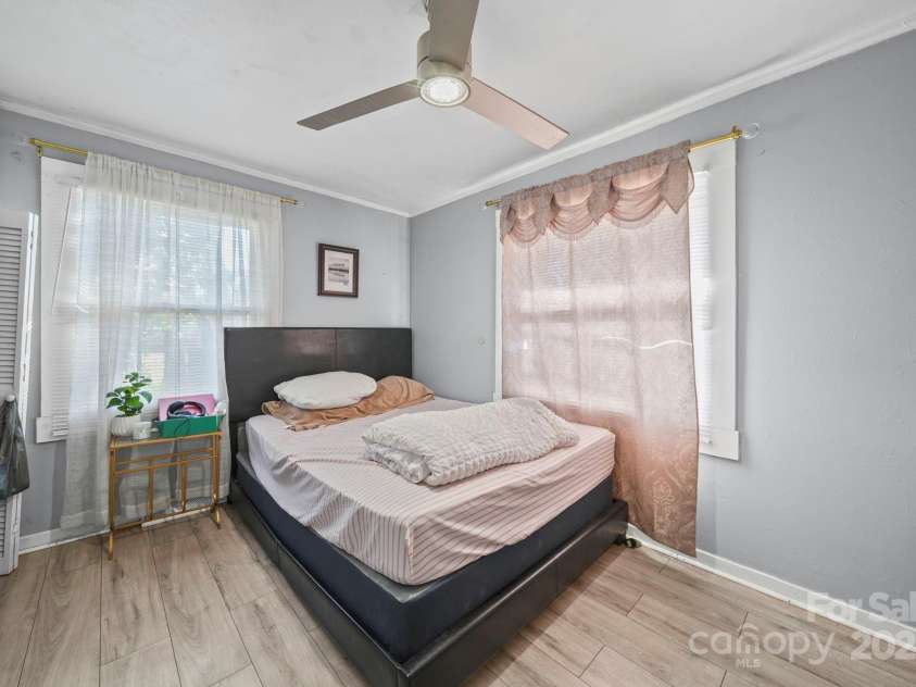 2147 Purser Drive, Charlotte, NC 28215.  MLS# CAR4327861, YatesRealty ID 1502. 