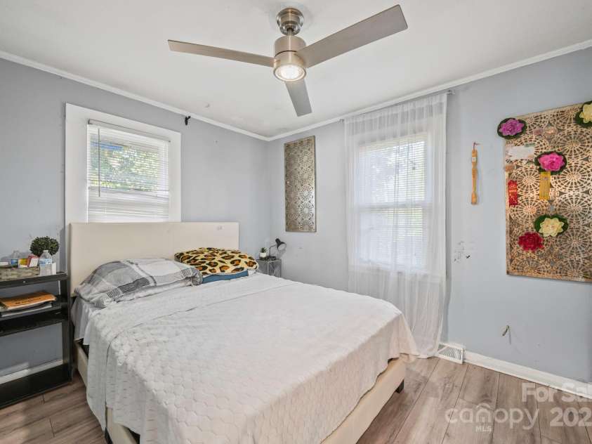 2147 Purser Drive, Charlotte, NC 28215.  MLS# CAR4327861, YatesRealty ID 1502. 