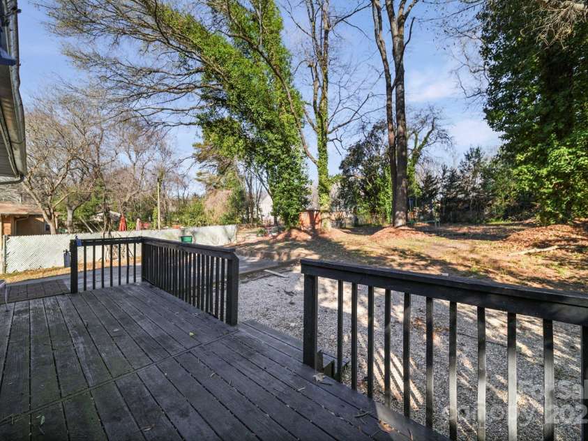 2147 Purser Drive, Charlotte, NC 28215.  MLS# CAR4327861, YatesRealty ID 1502. 