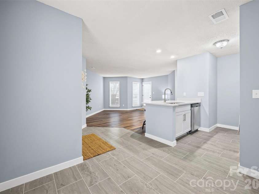 15 Hamiltons Bay Court, Clover, SC 29710.  MLS# CAR4340763, YatesRealty ID 15020. 