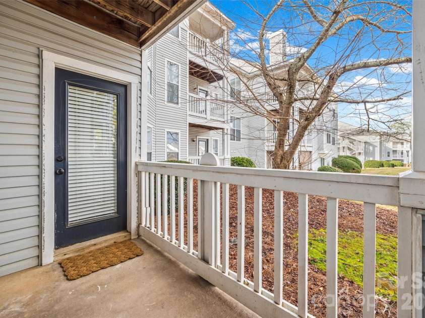 15 Hamiltons Bay Court, Clover, SC 29710.  MLS# CAR4340763, YatesRealty ID 15020. 