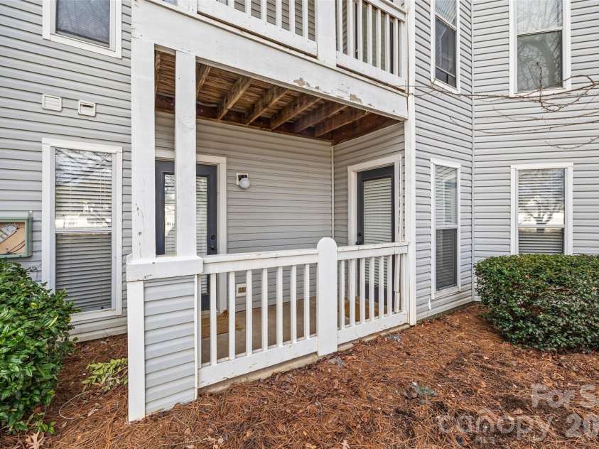 15 Hamiltons Bay Court, Clover, SC 29710.  MLS# CAR4340763, YatesRealty ID 15020. 