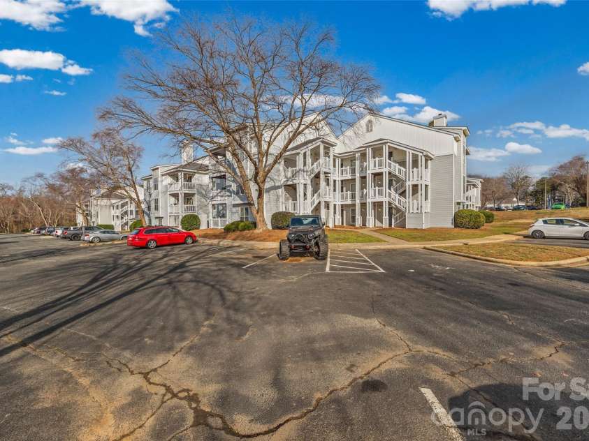 15 Hamiltons Bay Court, Clover, SC 29710.  MLS# CAR4340763, YatesRealty ID 15020. 