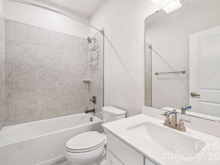 547 Nantahala Drive, Charlotte, NC 28211.  MLS# CAR4336517, YatesRealty ID 15022. 