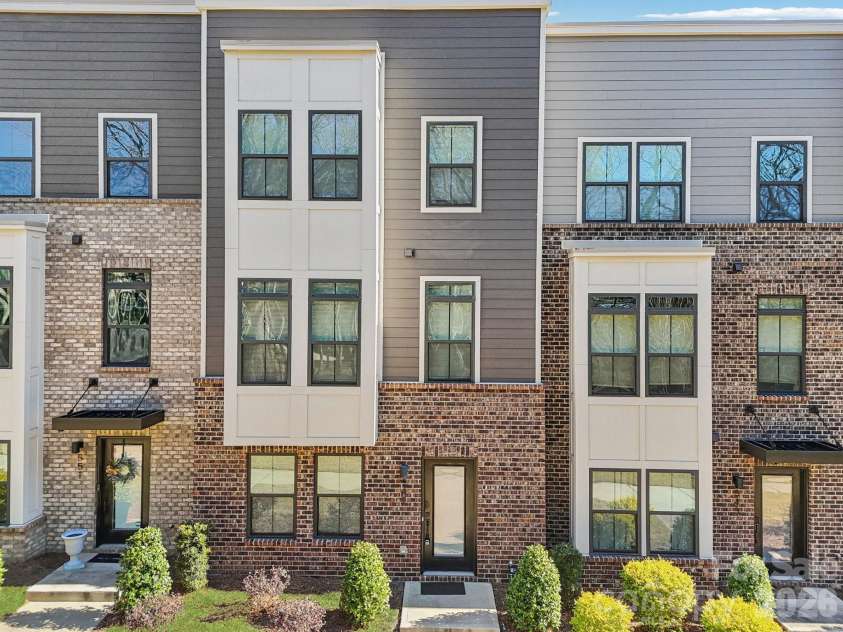 547 Nantahala Drive, Charlotte, NC 28211.  MLS# CAR4336517, YatesRealty ID 15022. 