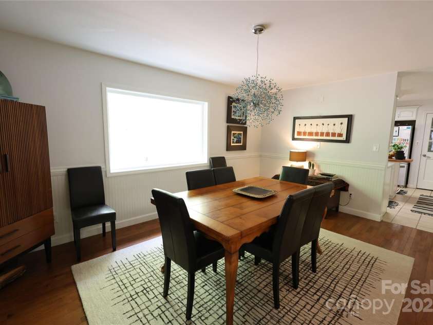 37 Nichols Hill Drive, Asheville, NC 28804.  MLS# CAR4253294, YatesRealty ID 15024. 