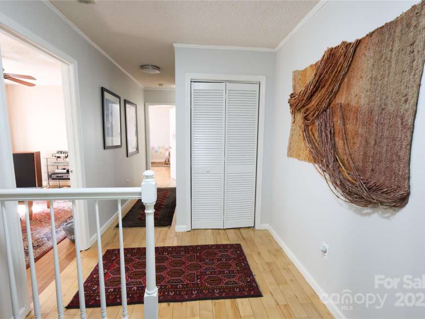 37 Nichols Hill Drive, Asheville, NC 28804.  MLS# CAR4253294, YatesRealty ID 15024. 